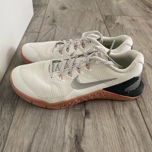 Nike Metcon 4 Cross Training & Weight Lifting Shoe